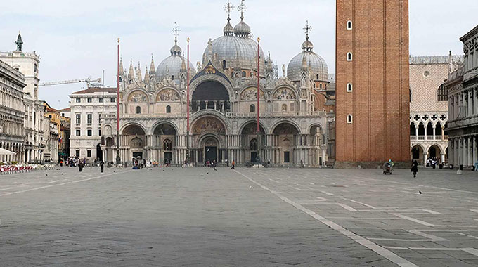 Italy imposes Covid-19 lockdown