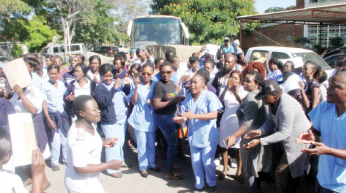 Mpilo nurses stage protest against hospital CEO