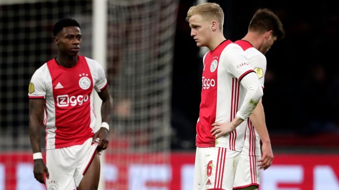 Ajax denied title as Govt bans football until September