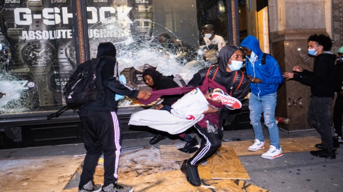 Rioters, looters could lose unemployment benefits under new bill
