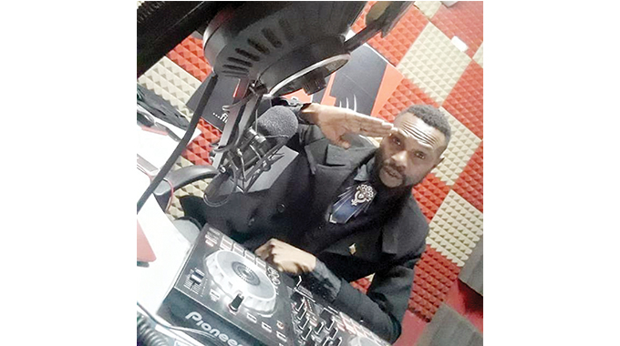 YaFM DJ Flexx quizzes artistes