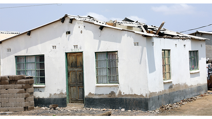 Thunderstorm wreaks havoc in Cowdray Park – Strong winds, rains leave residents counting losses