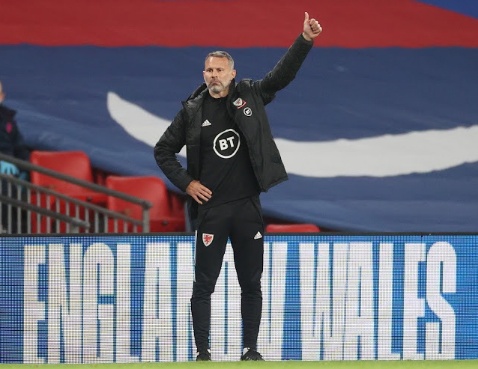 Giggs boosts chances of becoming Man United manager, says Hughes
