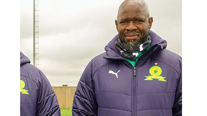 Komphela leaves Arrows for Sundowns