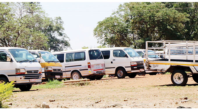 Bulawayo police impound 80 pirate taxis