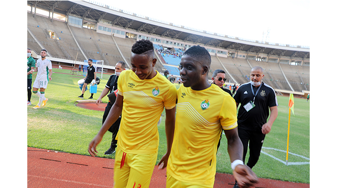 Warriors force draw