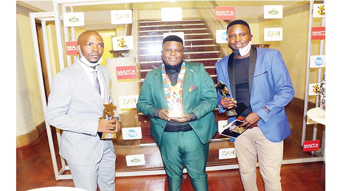 Artistes honoured under difficult times
