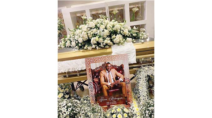 Ginimbi enjoys champagne showers, last dance with Tekno at burial