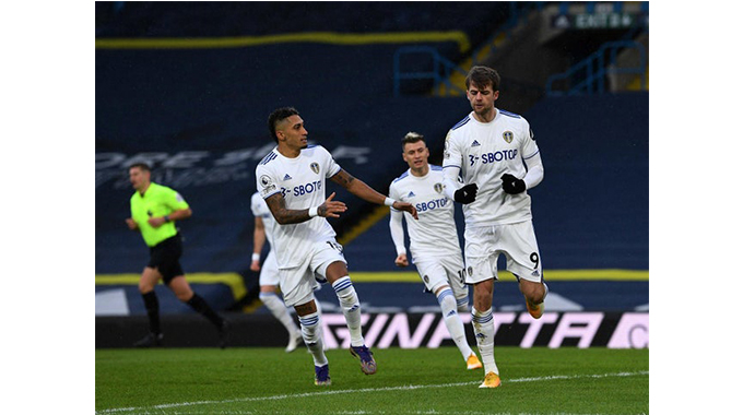 Bamford penalty secures Leeds win