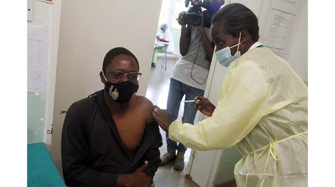 Journalists start receiving Covid-19 vaccine jabs