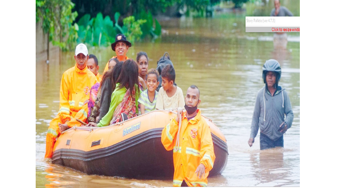 Floods kill dozens in Indonesia