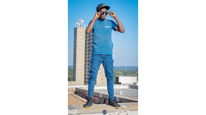 WATCH: Rapper, eMKlass promotes Iminyela suburb