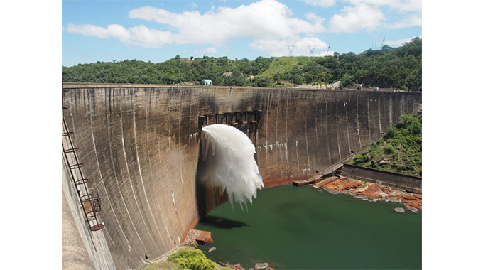 Water levels in major dams declining