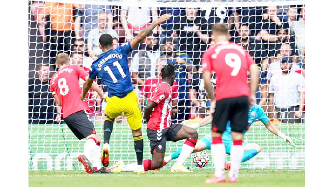 Manchester United drop crucial points