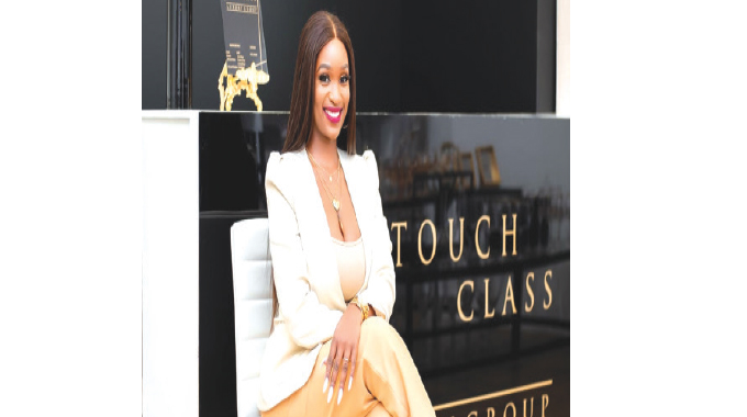 Pinky — Lady with passion for event design