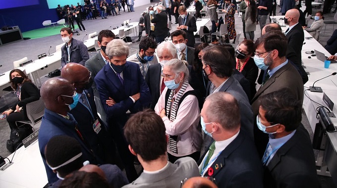 LATEST: Countries strike ‘uncomfortable’ climate pact