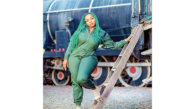Sandy, Jeys, Madlela on Zimura Top 20 list