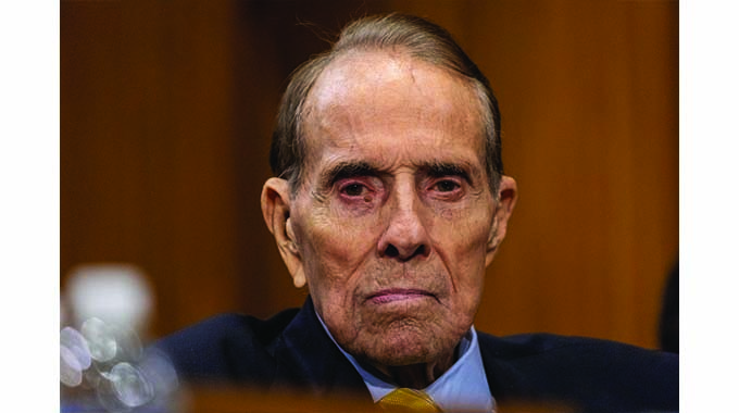 Tributes pour in US lawmaker Bob Dole