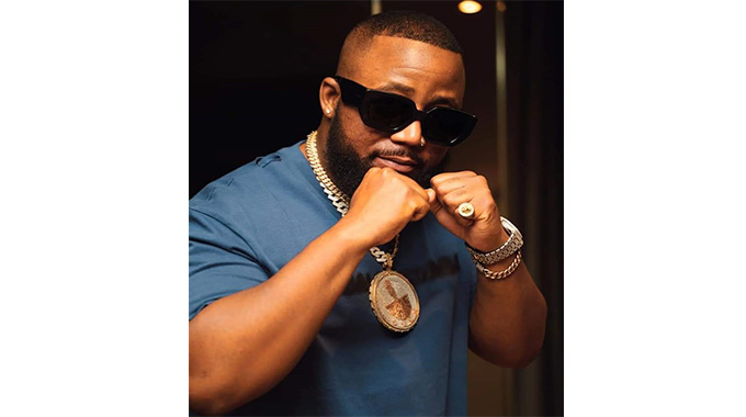 Cassper vs NaakMusiQ. . . will boxing beef spill on stage in Byo