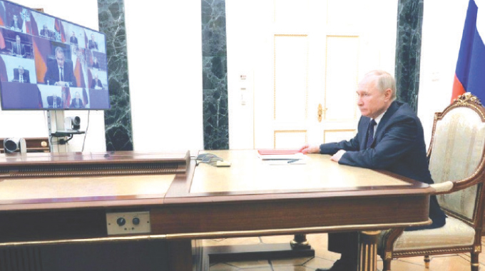 Putin seeks foreign volunteers to fight in Ukraine