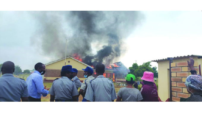 20 escape raging inferno in Tsholotsho