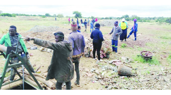 Gold panners blamed for pupils’ pregnancies