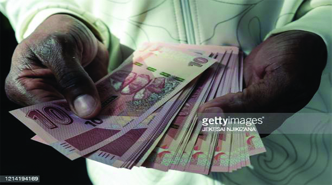 Zim dollar continues to lose value against US$