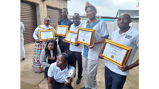 Plumtree arts practitioners honoured in SA