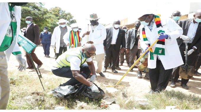 President castigates opposition-run councils