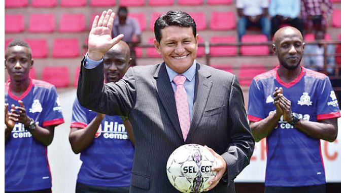 Mexican frontrunner for Bosso coach job