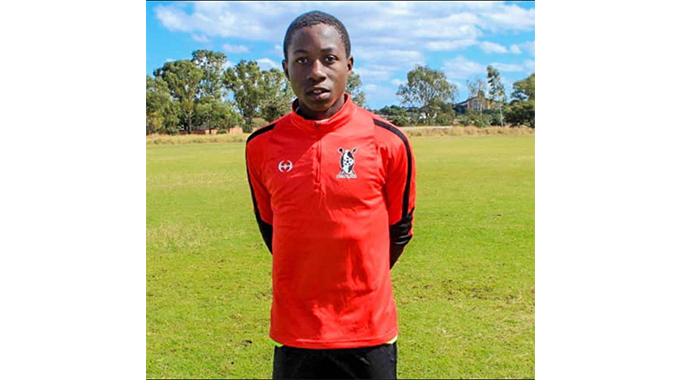Highlanders promote 16-year-old to first team