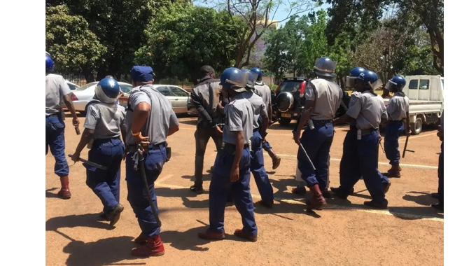 COMMENT:Police working with communities can eradicate crime