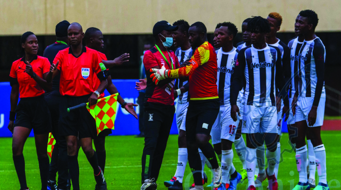 We’re being robbed! Poor refereeing riles PSL clubs