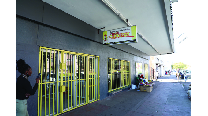 Burglars blow up Texas Chicken safe