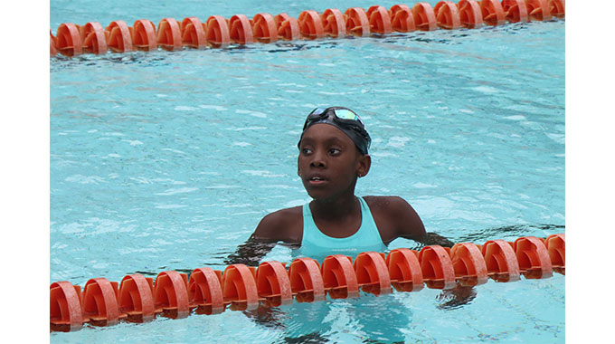 Stingrays swimming to host awards