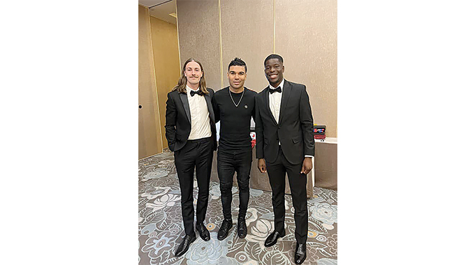 Munetsi mixes with best at Fifa awards