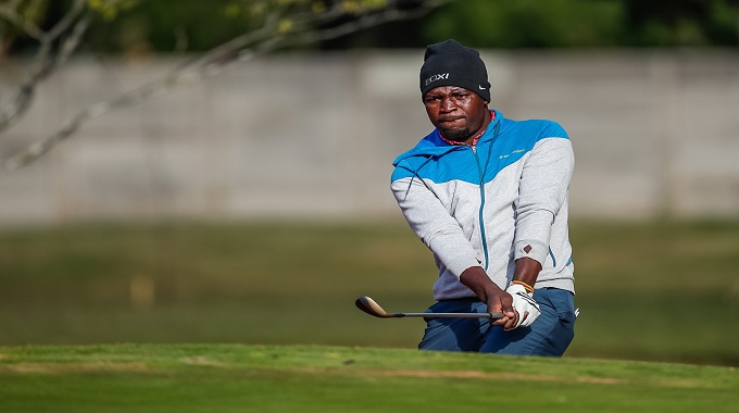 Chinoi takes lead in Maxi Open day one