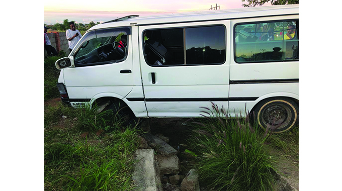 WATCH: 12 injured in kombi crash