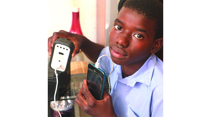 WATCH: MacGYVER! Jotsholo lad electrifies homestead