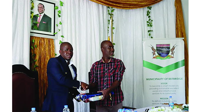 Musina, Beitbridge councils conclude twinning arrangement