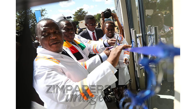President Mnangagwa commissions refurbished Mhondoro hospital