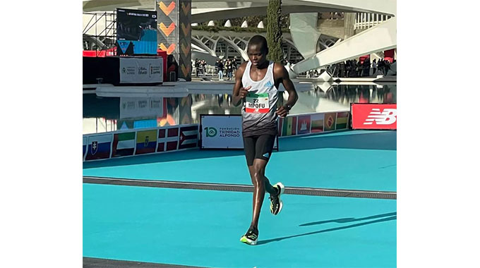 Mpofu secures top 20 finish in Boston Marathon