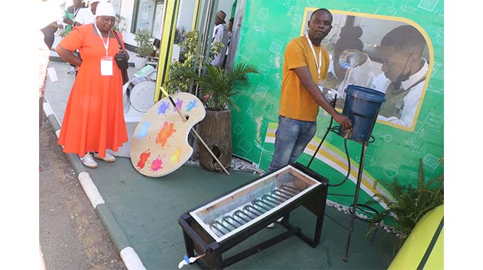 Schoolboys invent low-cost water heater