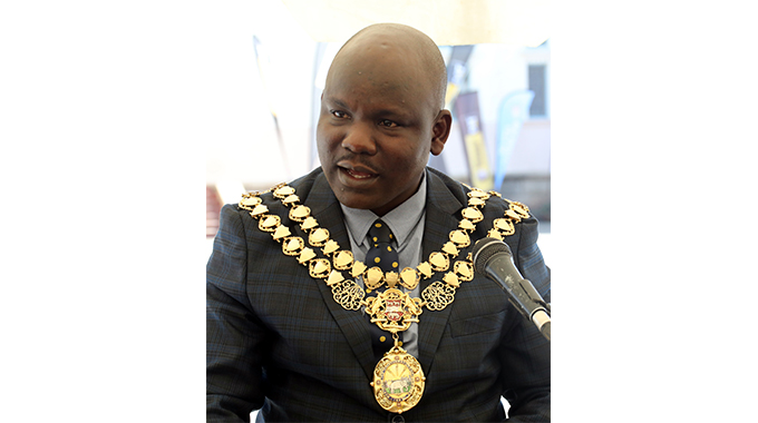 Bulawayo mayor pays tribute to Second Republic