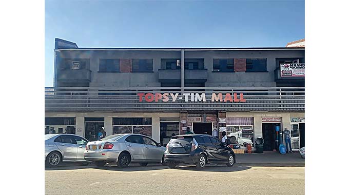 Unveiling Gweru’s dazzling transformation…Topsy mall emerges from ashes