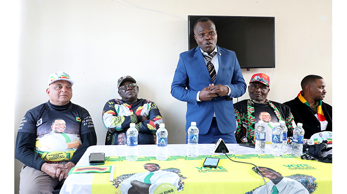 Opposition candidate withdraws, crosses floor to ZANU-PF