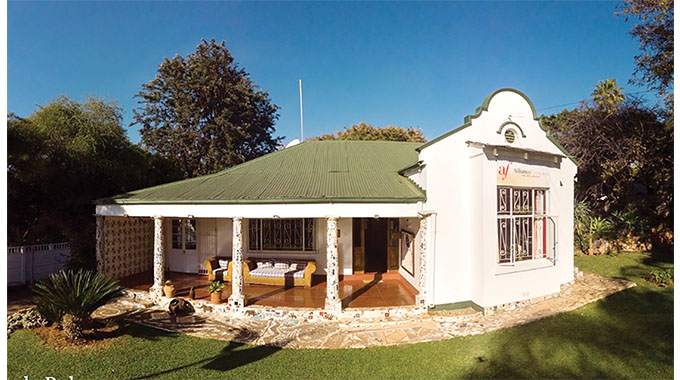ALLIANCE FRANCAISE HOSTS STRICTLY BREAKING FIESTA