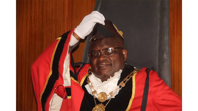 Redcliff Municipality proposes 20% assessment rate cut in US$19.4 million budget for 2026