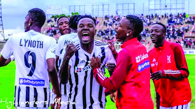 PSL heats up:Top teams return after World Cup qualifier break