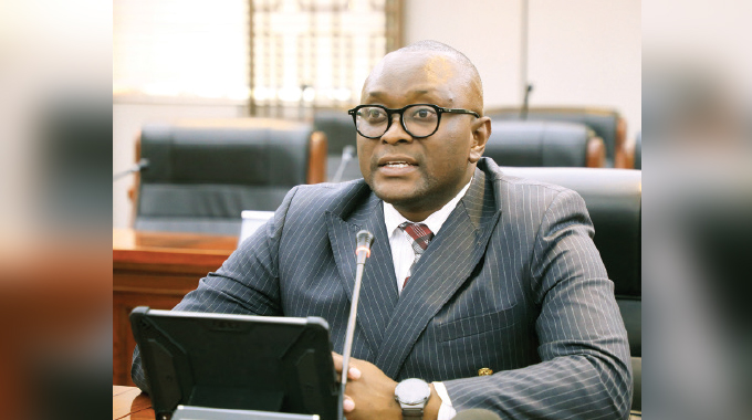 Cop impersonator denied bail in fraud case